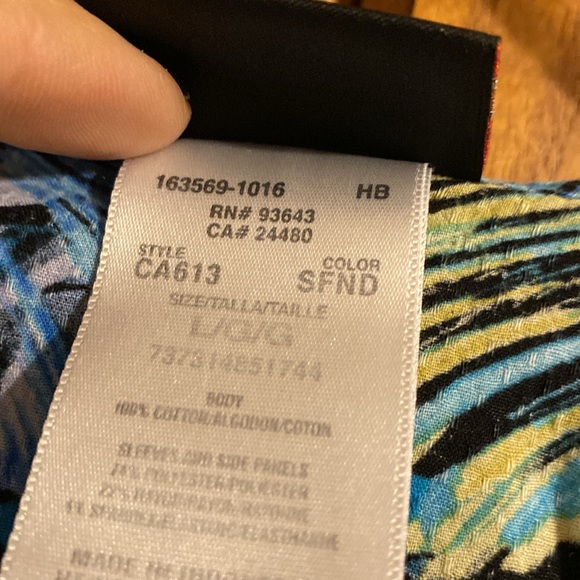 Careisma Scrub Top. Excellent condition. - Picture 4 of 6